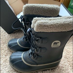 Sorel kids boots NWT
